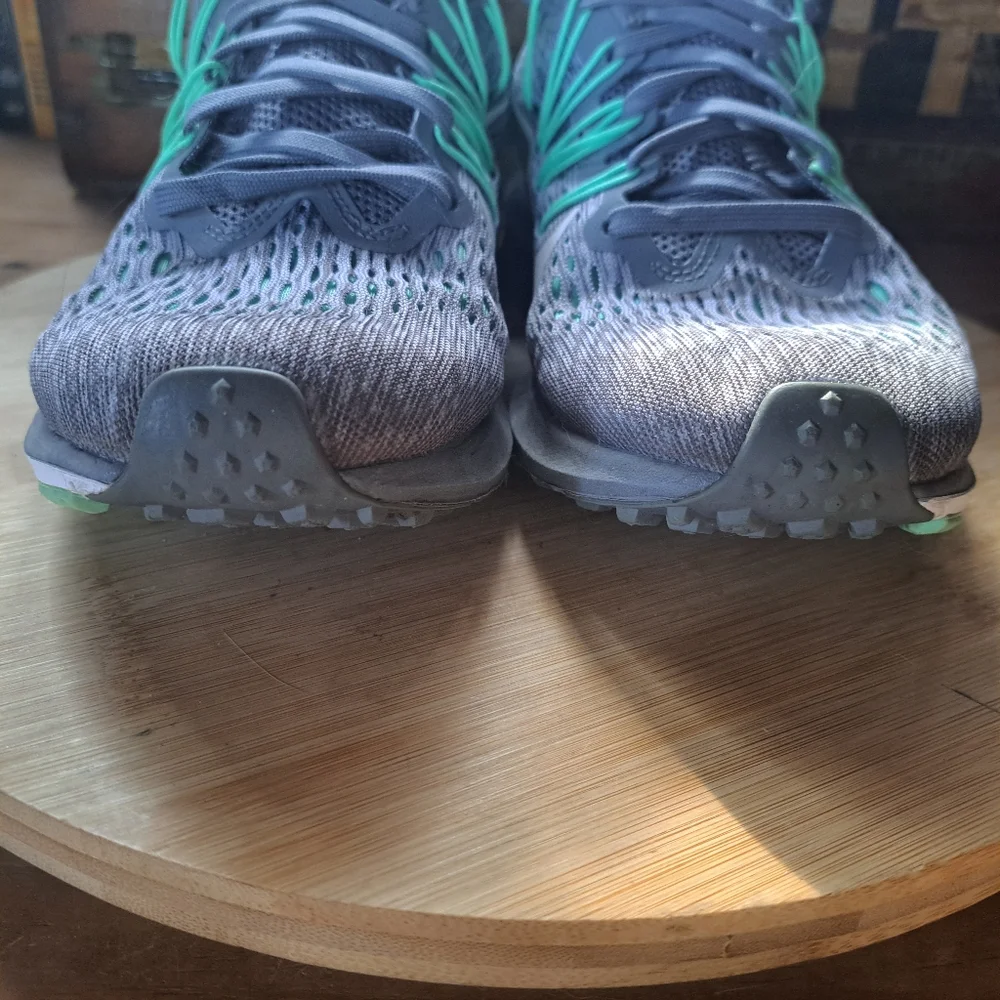 Nike Zoom Winflo 5 Running Shoes Women's Size 6 Gray Green Sneakers AA7414-003